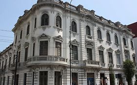 1900 Hostel